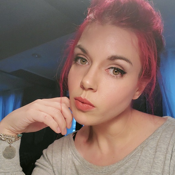 Meet your Posher, Genevieve - Picture 1 of 1